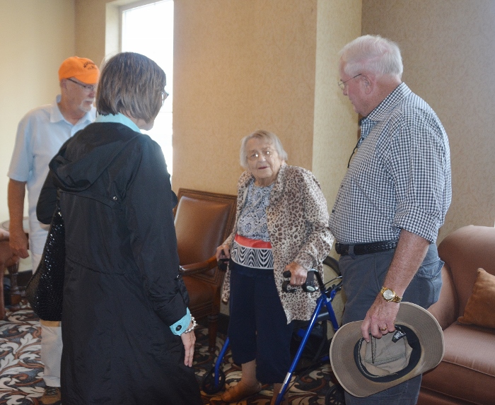 dick and ann greeting evelyn